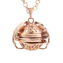 Load image into Gallery viewer, Photo Frame Memory Locket Pendant Necklace
